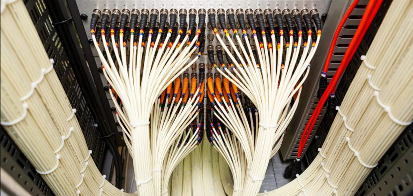 Cablare structurata retele de date, instalare retele de date UTP, FTP, Fibra Optica - Uni One Group